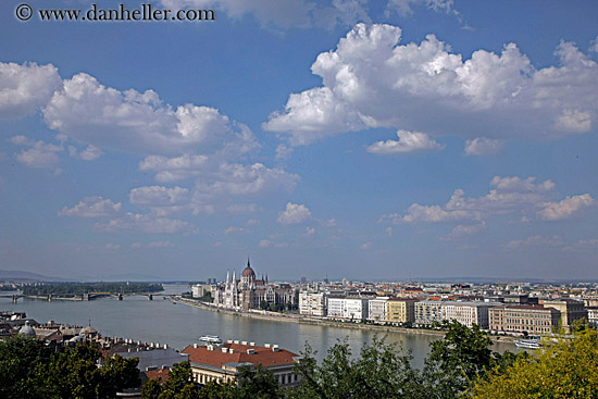 danube-river-n-cityscape-3.jpg