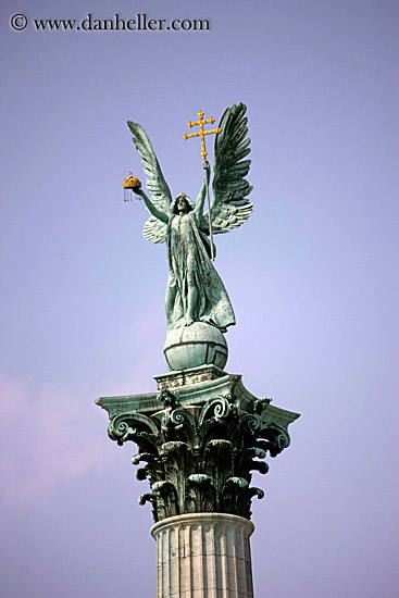 archangel-gabriel-winged-statue-2.jpg