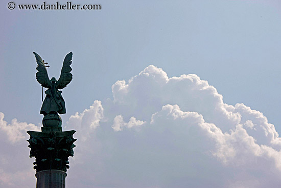 archangel-gabriel-winged-statue-3.jpg