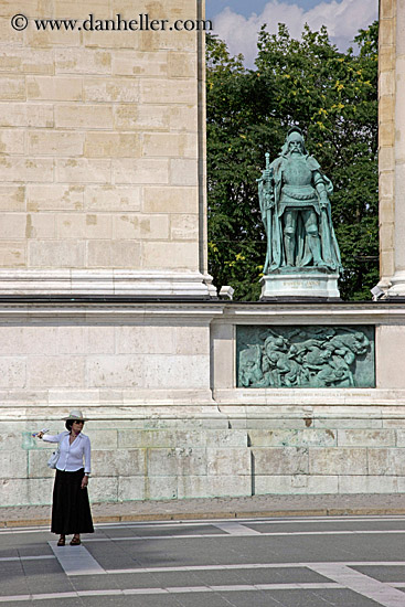 woman-n-warrior-statue.jpg