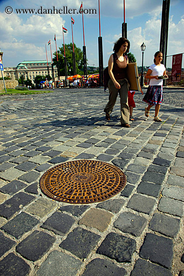 budapest-manhole-covers-07.jpg
