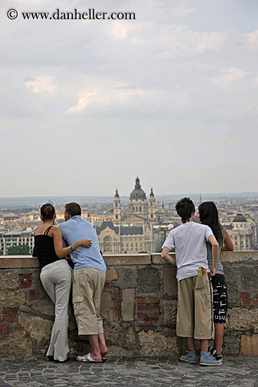 couples-overlooking-cityscape-01.jpg