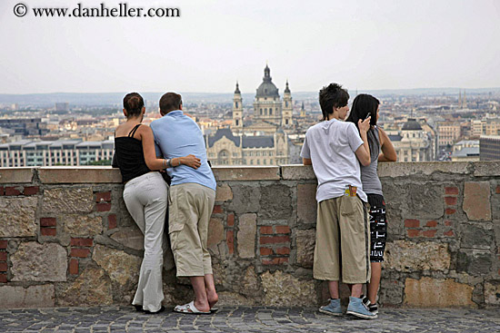couples-overlooking-cityscape-02.jpg