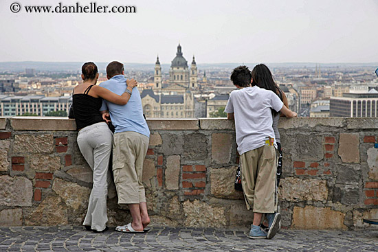 couples-overlooking-cityscape-03.jpg