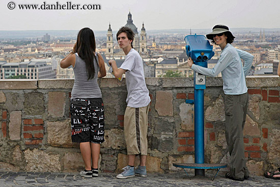 couples-overlooking-cityscape-06.jpg