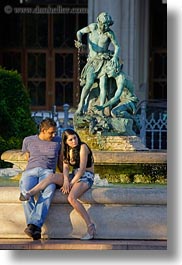 images/Europe/Hungary/Budapest/People/Couples/man-n-woman-w-bronz-statue-1.jpg