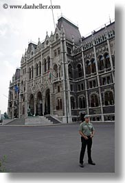 images/Europe/Hungary/Budapest/People/Men/parliament-guard.jpg