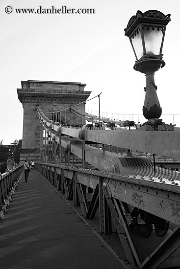 bridge-span-n-lamp_post-bw.jpg