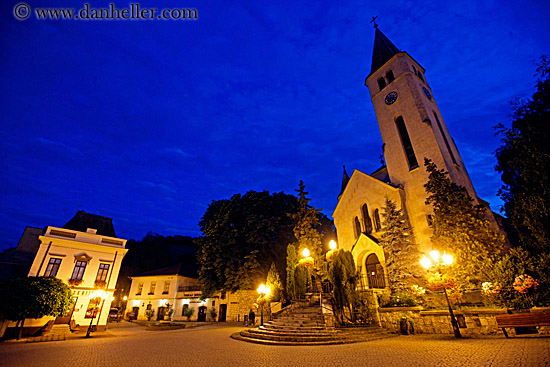 church-at-nite-1.jpg