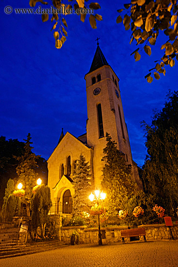 church-at-nite-2.jpg