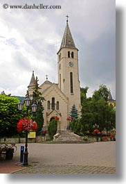 images/Europe/Hungary/Tarcal/Church/church-n-flowers-1.jpg
