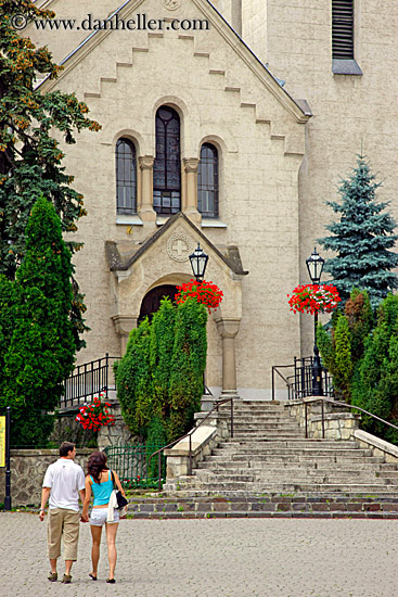 church-n-flowers-n-couple-2.jpg