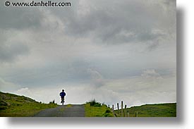 images/Europe/Ireland/Connemara/Bikers/top-o-hill.jpg