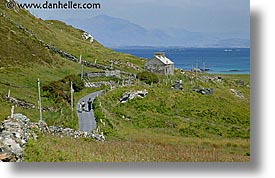 images/Europe/Ireland/Connemara/Inishbofin/winding-road-2.jpg