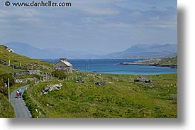 images/Europe/Ireland/Connemara/Inishbofin/winding-road-4.jpg