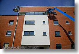 images/Europe/Ireland/Leinster/Dublin/Buildings/light-n-crane.jpg