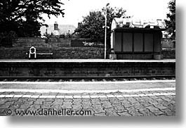 dublin, eastern ireland, europe, horizontal, ireland, irish, leinster, trains, wait, photograph