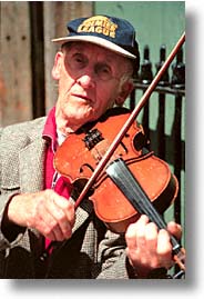 images/Europe/Ireland/Leinster/Dublin/People/violin-player-2.jpg