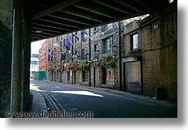images/Europe/Ireland/Leinster/Dublin/Streets/underbridge-shops.jpg