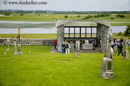 clonmacservice-1.jpg