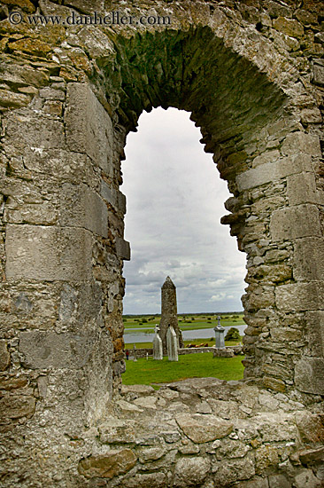 ruins-windows-2.jpg