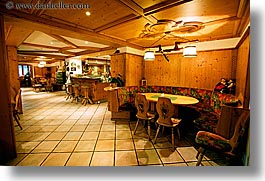 images/Europe/Italy/Dolomites/BerghotelMoseralm/bar-area-2.jpg