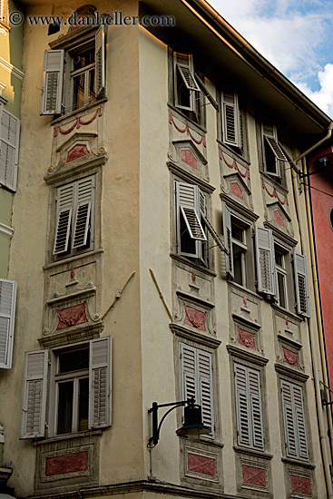 bolzano-windows-1.jpg