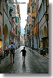 images/Europe/Italy/Dolomites/Bolzano/Streets/pedestrians-in-street-04.jpg