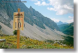 images/Europe/Italy/Dolomites/Civetta/civetta-signs-1.jpg
