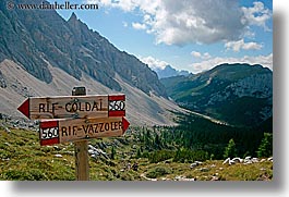 images/Europe/Italy/Dolomites/Civetta/civetta-signs-3.jpg