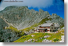 images/Europe/Italy/Dolomites/Civetta/refugio-sonino-al-coldai.jpg