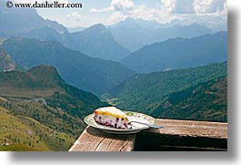 images/Europe/Italy/Dolomites/Food/blueberry-cheesecake-1.jpg