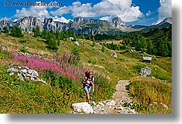 images/Europe/Italy/Dolomites/LaRocchetta/la_rocchetta-hikers-4.jpg