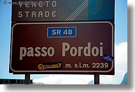 images/Europe/Italy/Dolomites/Latemar/passo_pordoi-sign.jpg