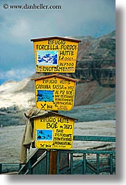 images/Europe/Italy/Dolomites/Latemar/rifugio-signs.jpg