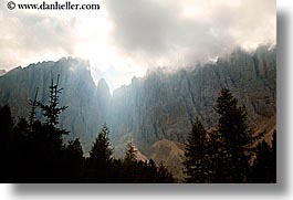images/Europe/Italy/Dolomites/LayeredMountains/layered-mtns-13.jpg