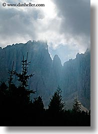 images/Europe/Italy/Dolomites/LayeredMountains/layered-mtns-14.jpg
