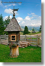 images/Europe/Italy/Dolomites/Misc/little-tree-house-1.jpg