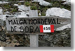 images/Europe/Italy/Dolomites/Misc/malga-mondeval-sign.jpg