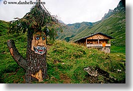 images/Europe/Italy/Dolomites/Misc/tree-man-2.jpg
