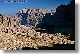 images/Europe/Italy/Dolomites/MiscMountains/mtn-hikers-1.jpg