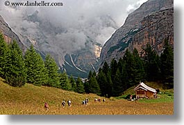 images/Europe/Italy/Dolomites/MiscMountains/mtn-hikers-6.jpg