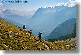 images/Europe/Italy/Dolomites/MiscMountains/val_d_ansiei-hikers-1.jpg