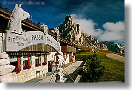 images/Europe/Italy/Dolomites/PassoGiau/Albergo/passo-giau-sign-2.jpg