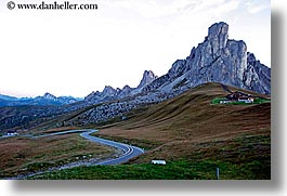 images/Europe/Italy/Dolomites/PassoGiau/GuselaMountain/gusela-mtn-car-lites.jpg