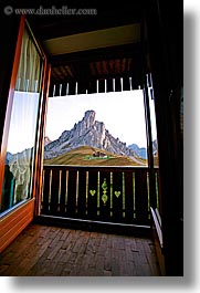 images/Europe/Italy/Dolomites/PassoGiau/GuselaMountain/gusela-mtn-window-1.jpg