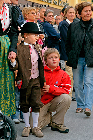 kids-in-costume-2.jpg