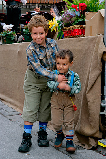 kids-in-costume-3.jpg