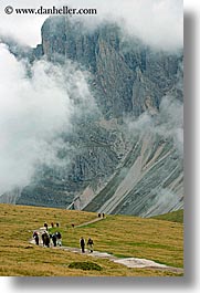 images/Europe/Italy/Dolomites/RasciesaMassif/rasciesa-hikers-1.jpg
