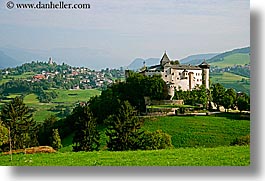 images/Europe/Italy/Dolomites/Rosengarten/Castle/castle-04.jpg